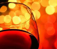 Uống rượu vang đỏ có lợi cho tim mạch 